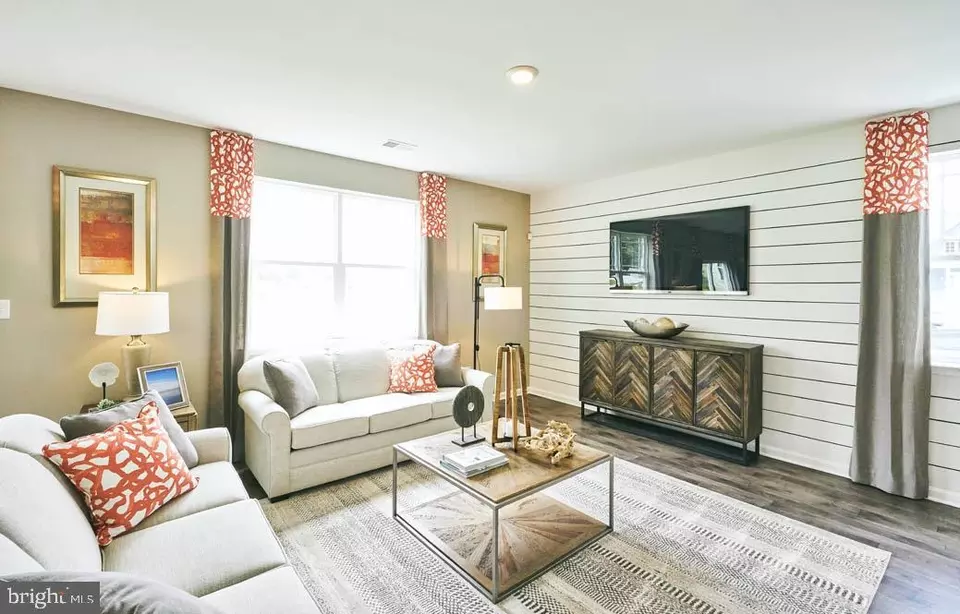 Living - 21 Country Living Rd, Elkton, MD 21921 photo 1 of 4