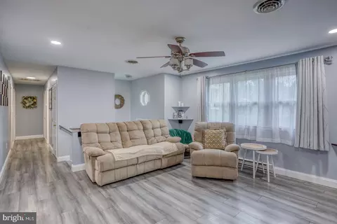 Living - 29 Augusta Dr, Elkton, MD 21921 photo 1 of 5