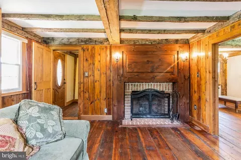 Living - 304 Christopher Rd, Warwick, MD 21912 photo 4 of 7