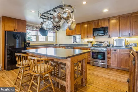 Kitchen - 304 Christopher Rd, Warwick, MD 21912 photo 3 of 15
