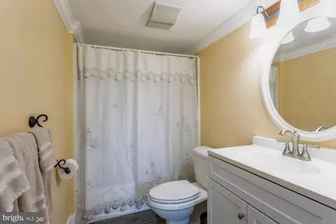 Bath - 304 Christopher Rd, Warwick, MD 21912 photo 6 of 7
