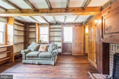 Living - 304 Christopher Rd, Warwick, MD 21912 photo 3 of 7