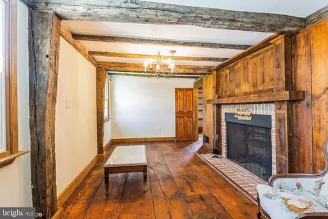 Living - 304 Christopher Rd, Warwick, MD 21912 photo 6 of 7