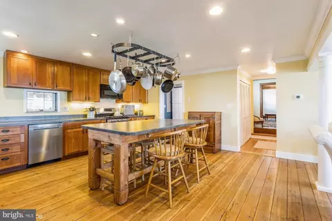 Kitchen - 304 Christopher Rd, Warwick, MD 21912 photo 5 of 15