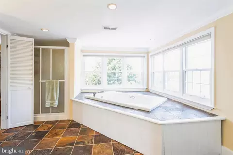 Bath - 304 Christopher Rd, Warwick, MD 21912 photo 4 of 7