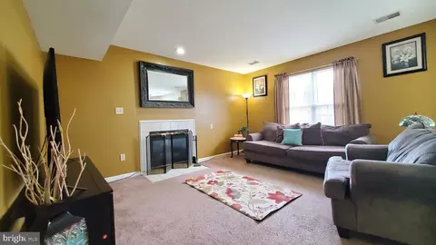 Living - 368 Willow Dr, Elkton, MD 21921 photo 3 of 6