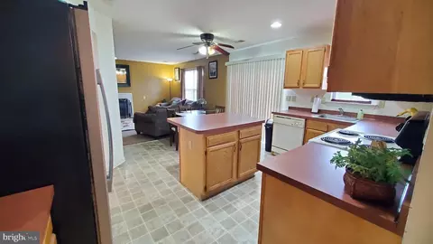 Kitchen - 368 Willow Dr, Elkton, MD 21921 photo 2 of 3