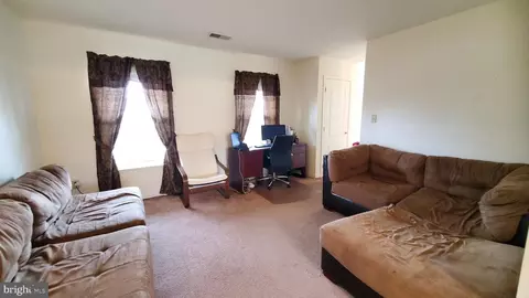 Living - 368 Willow Dr, Elkton, MD 21921 photo 5 of 6