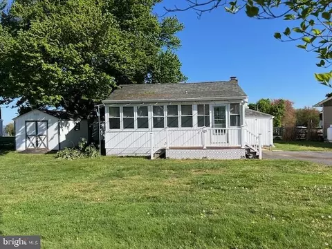 Exterior - 105 Circle Dr, Earleville, MD 21919 photo 2 of 10