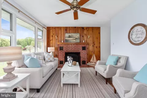 Living - 105 Circle Dr, Earleville, MD 21919 photo 1 of 4