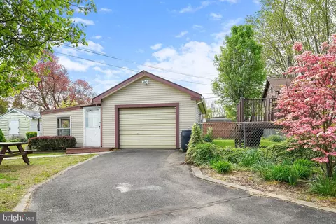 Exterior - 9 Cherry Ln, Elkton, MD 21921 photo 5 of 9