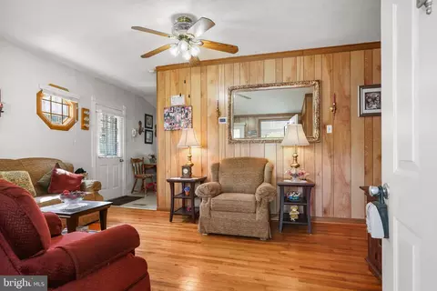 Living - 9 Cherry Ln, Elkton, MD 21921 photo 1 of 5