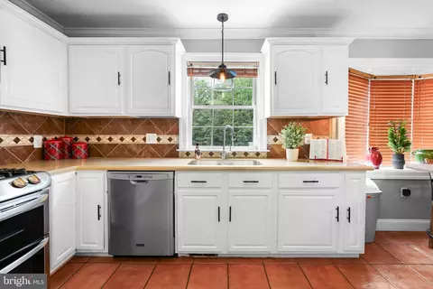 Kitchen - 109 Nicholas Dr, Elkton, MD 21921 photo 2 of 4
