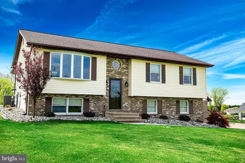 58 Skyline Dr, Conowingo, MD 21918