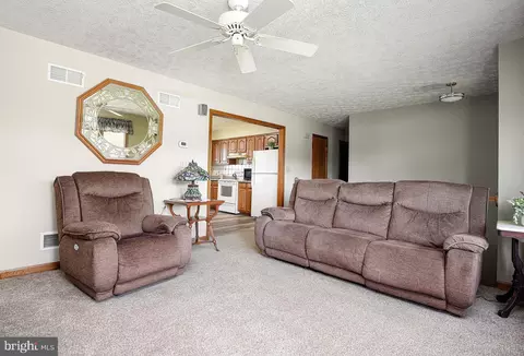 Living - 58 Skyline Dr, Conowingo, MD 21918 photo 2 of 5