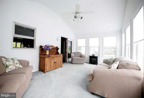 Living - 58 Skyline Dr, Conowingo, MD 21918 photo 3 of 5