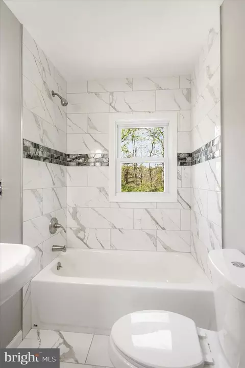 Bath - 61 Boddy Ln, Conowingo, MD 21918 photo 1 of 2