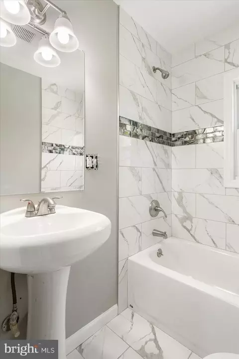 Bath - 61 Boddy Ln, Conowingo, MD 21918 photo 2 of 2