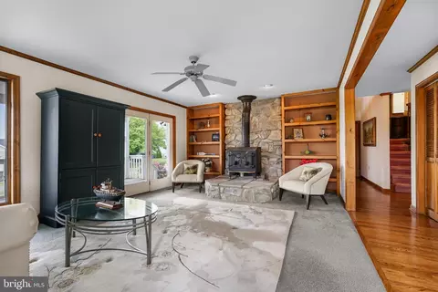 Living - 4 Bay Cir, Earleville, MD 21919 photo 3 of 3