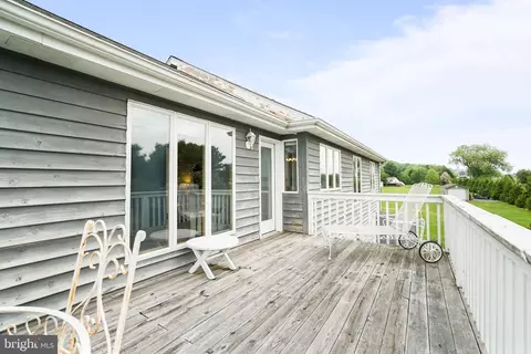 Exterior - 4 Bay Cir, Earleville, MD 21919 photo 5 of 18