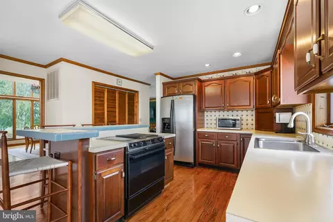 Kitchen - 4 Bay Cir, Earleville, MD 21919 photo 3 of 4