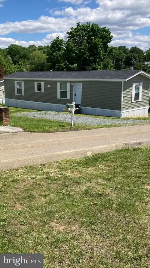 18 Roberts St, Earleville, MD 21919