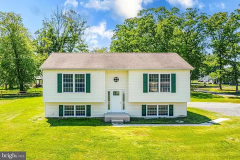 39 Middle Rd, Elkton, MD 21921