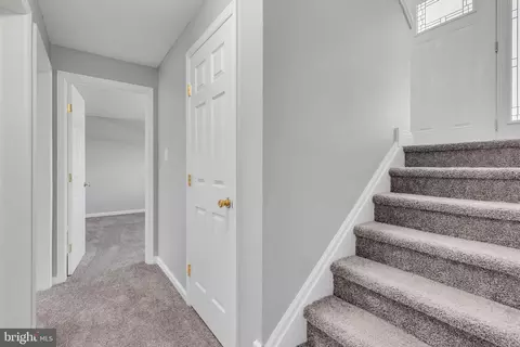 Entry Way - 39 Middle Rd, Elkton, MD 21921 photo 2 of 2