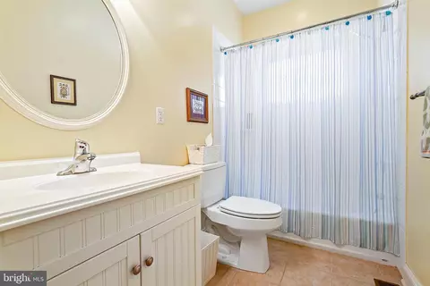 Bath - 60 Circle Dr, Earleville, MD 21919 photo 2 of 4