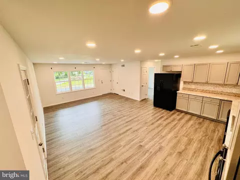 Living - 863 E Old Philadelphia Rd, Elkton, MD 21921 photo 2 of 2