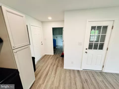 Entry Way - 863 E Old Philadelphia Rd, Elkton, MD 21921 photo 2 of 2