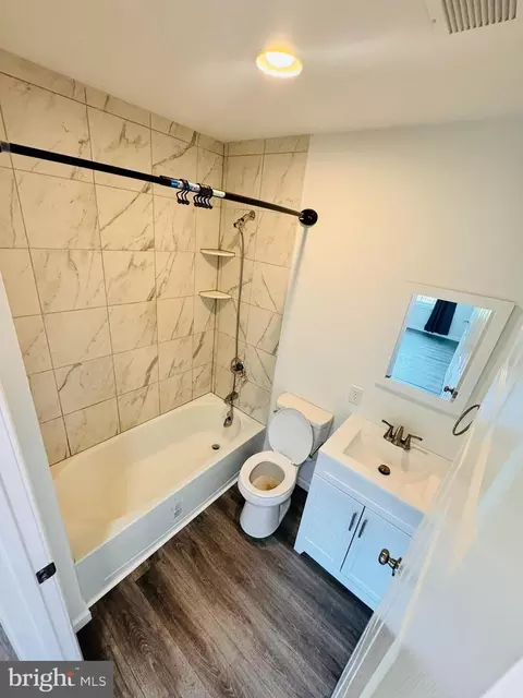 Bath - 863 E Old Philadelphia Rd, Elkton, MD 21921 photo 2 of 2