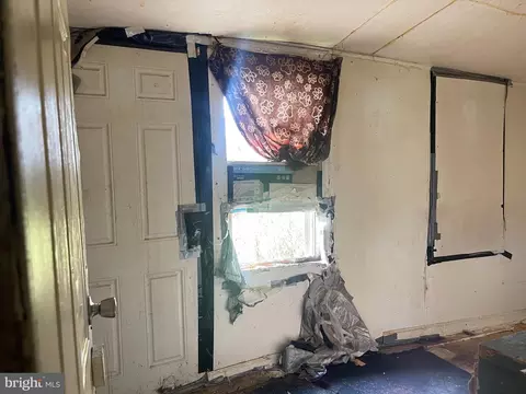 Entry Way - 19 Bratton Rd, Elkton, MD 21921 photo 1 of 2