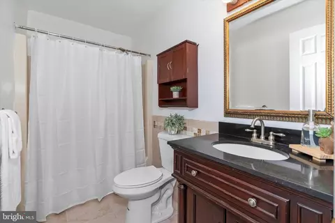 Bath - 31 Sandy Run Ln, Elkton, MD 21921 photo 1 of 2