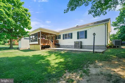 Exterior - 29 Manor Dr, Earleville, MD 21919 photo 5 of 7