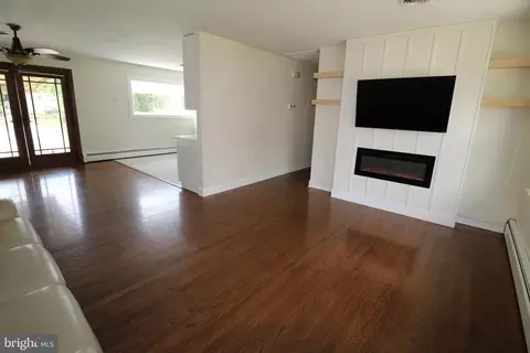 Living - 39 Pierce Rd, Rising Sun, MD 21911 photo 3 of 3