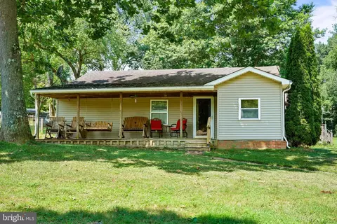 107 Hilltop Rd, Elkton, MD 21921