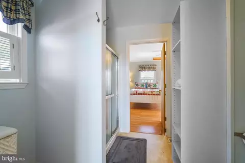 Entry Way - 45 Delaware Ave, Earleville, MD 21919 photo 6 of 7