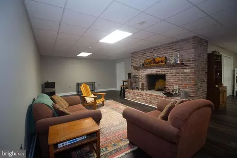 Living - 105 Edgewater Dr, Earleville, MD 21919 photo 3 of 3