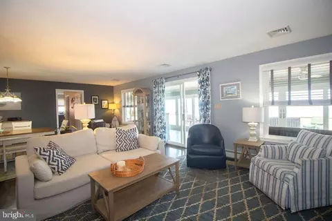 Living - 105 Edgewater Dr, Earleville, MD 21919 photo 2 of 3