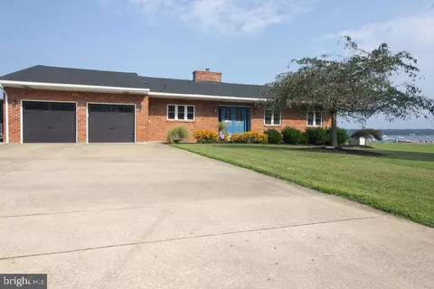105 Edgewater Dr, Earleville, MD 21919