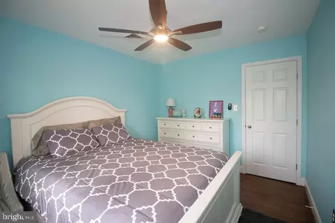Bedroom - 105 Edgewater Dr, Earleville, MD 21919 photo 2 of 7