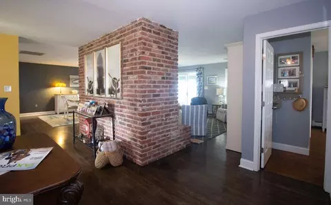 Entry Way - 105 Edgewater Dr, Earleville, MD 21919 photo 4 of 8