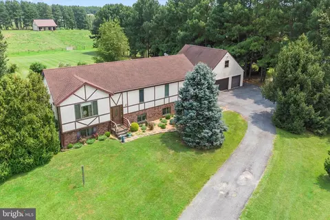 78 Pearce Creek Dr, Earleville, MD 21919