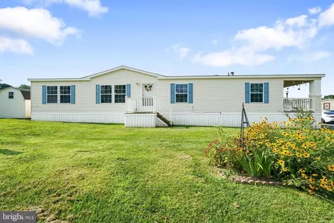 10 Queen Eleanor Dr, Elkton, MD 21921