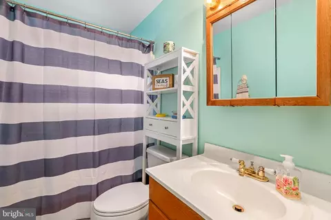 Bath - 8 Radley Run, Elkton, MD 21921 photo 1 of 2