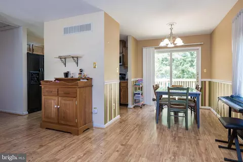 Entry Way - 338 E Village Rd, Elkton, MD 21921 photo 2 of 5