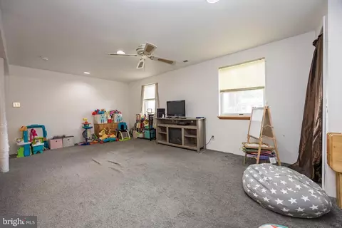 Living - 338 E Village Rd, Elkton, MD 21921 photo 5 of 6