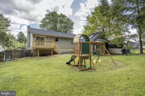 Exterior - 338 E Village Rd, Elkton, MD 21921 photo 6 of 11