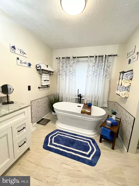 Bath - 2016 Colora Rd, Colora, MD 21917 photo 4 of 25